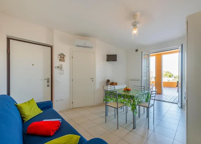 Apartment With Terrace & Parking Near The Sea
