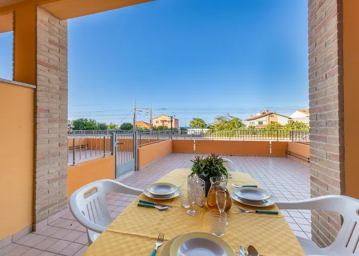 Apartment With Terrace & Parking Near The Sea