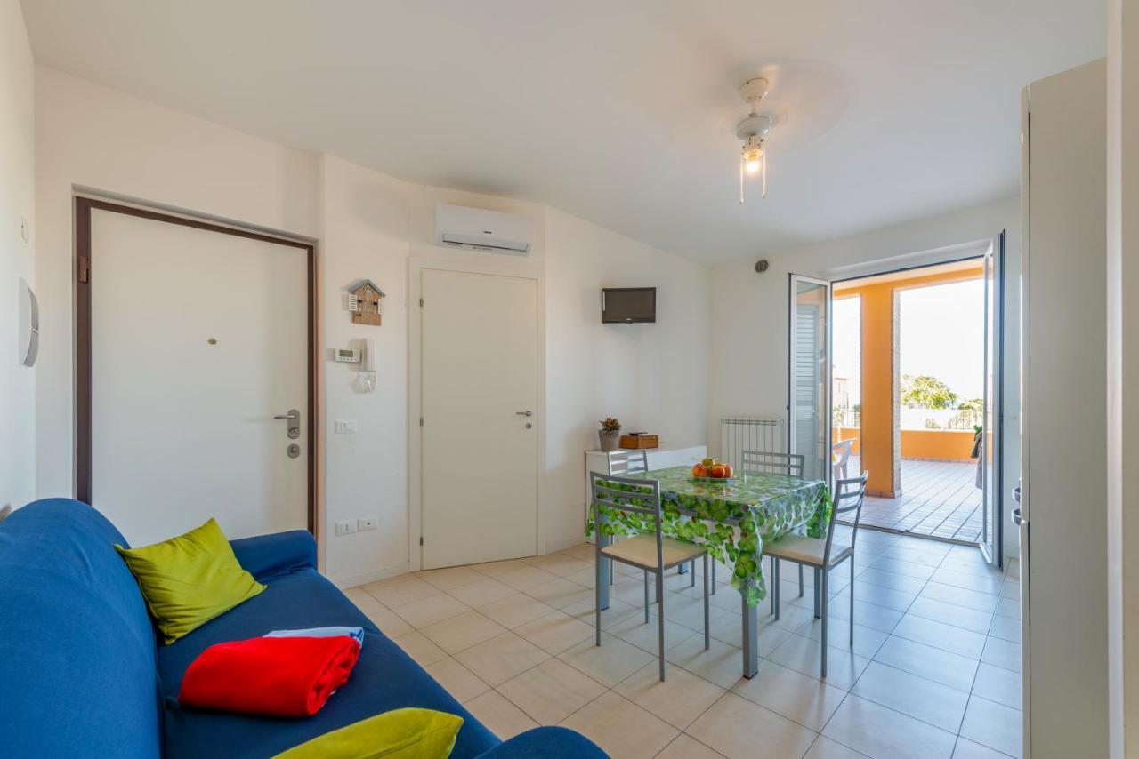 Apartment With Terrace & Parking Near The Sea Marotta